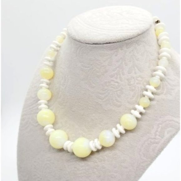 Stunning Vintage Miriam Haskell 1950 Vaseline Glass Yellow Necklace Signed Rare - Picture 2 of 10